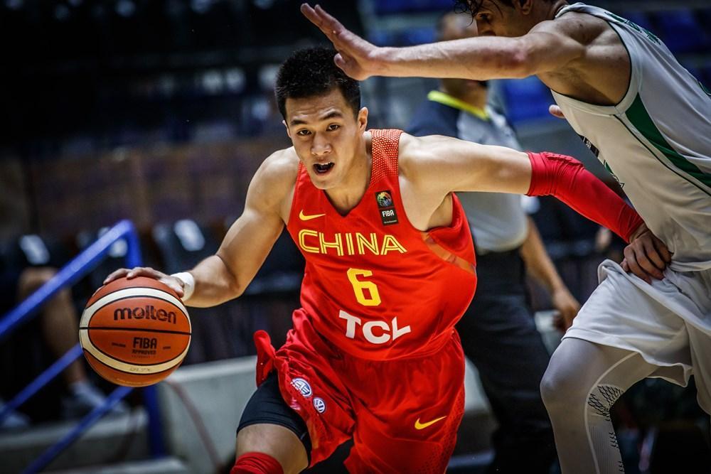  纽卡斯尔联定位球战术升级，连续角球配合破门